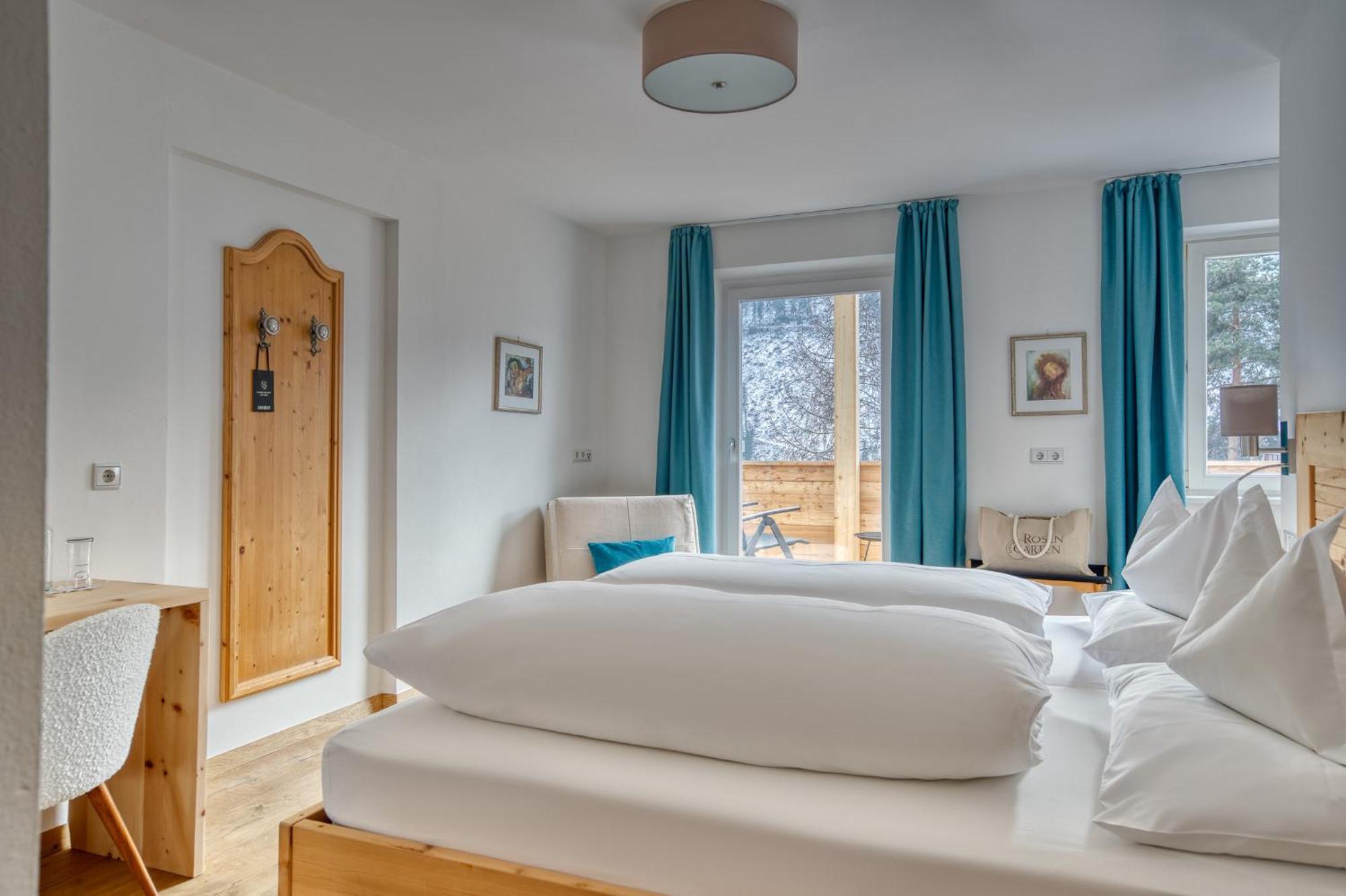 Hotel Berghaus Rosengarten 노바레반떼 외부 사진